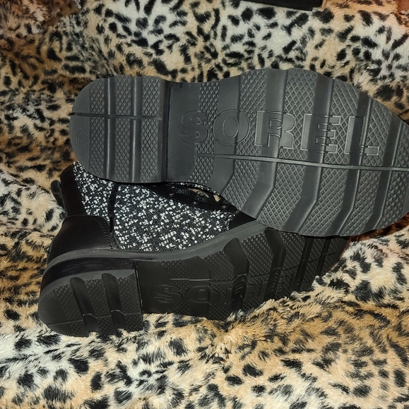 Sorel Boots - Picture 13 of 16